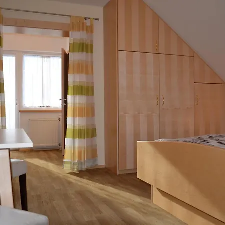 Gaestehaus Bachmann * Hermagor-Pressegger See