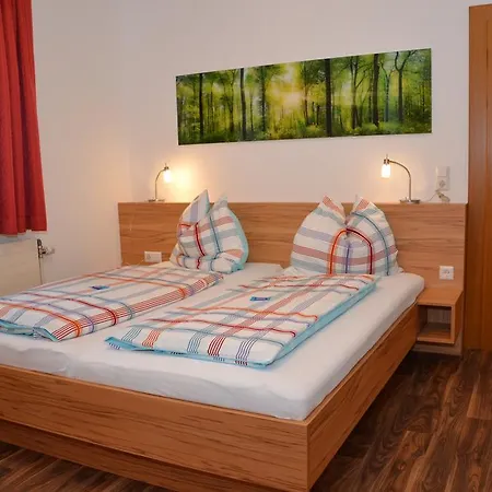 Gaestehaus Bachmann * Hermagor-Pressegger See